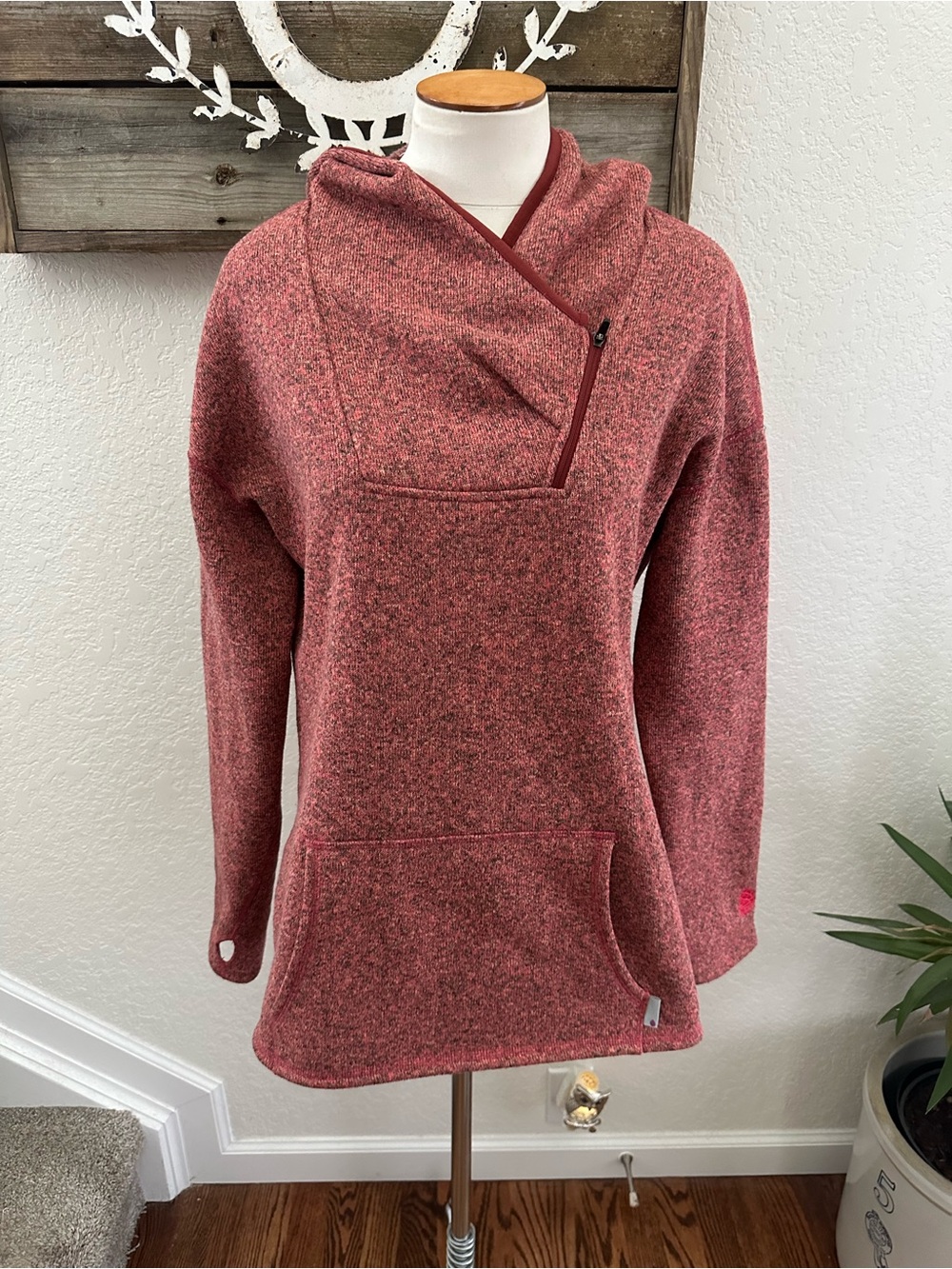 Stio Sweetwater Heather red sweatshirt hoodie ladies size L
